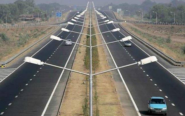 8 साल बाद NH-74 घोटाले में फिर गरमाई जांच: PCS अफसर, बिल्डर और वकील के घर ईडी के छापे, लाखों की नकदी जब्त